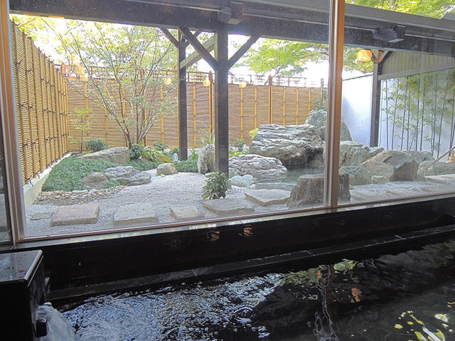 画像：温泉大浴場