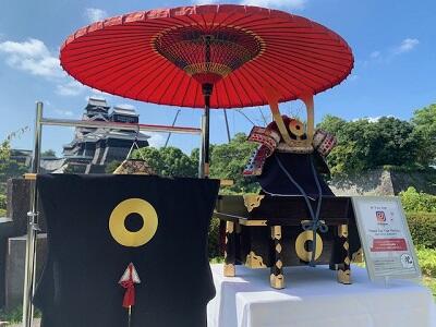 画像：兜でプチサムライコスプレ