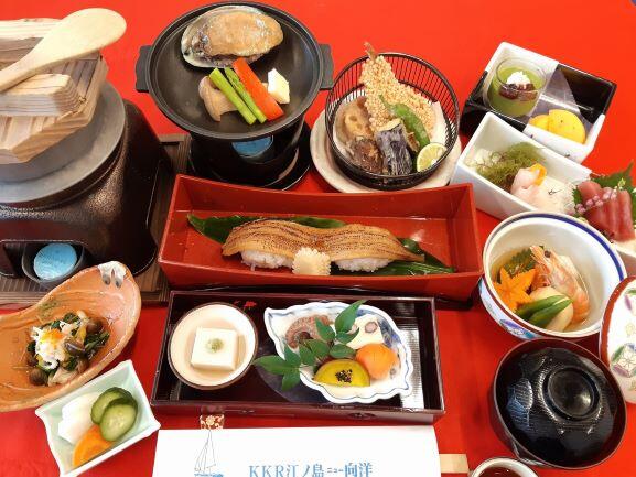 画像：金目鯛の土瓶蒸しとサザエの浜焼き