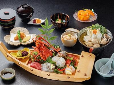 画像：舟盛りとクエの旬菜会席